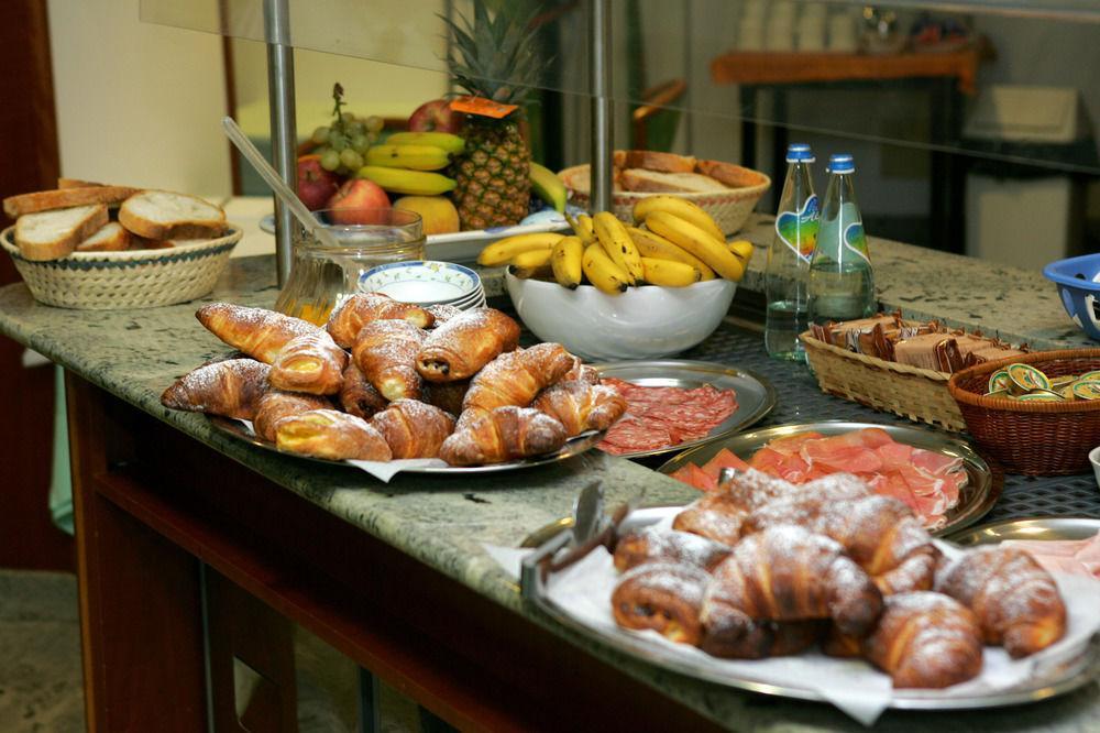 Rivoli Hotel 3*